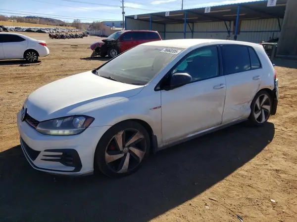 3VW447AU6JM289008 2018 VOLKSWAGEN GTI - Image 1
