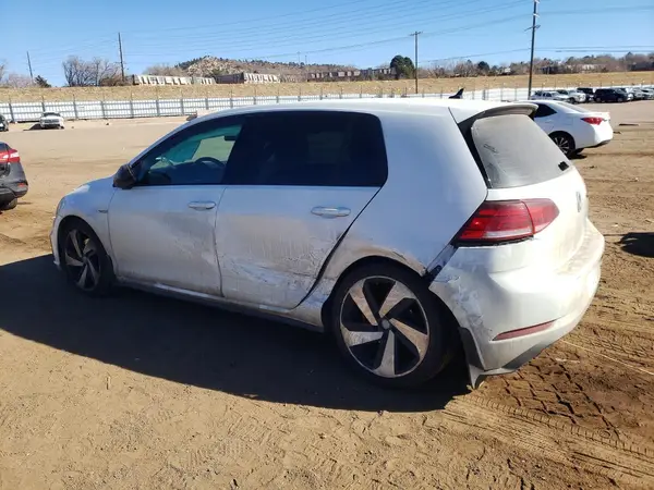 3VW447AU6JM289008 2018 VOLKSWAGEN GTI - Image 2