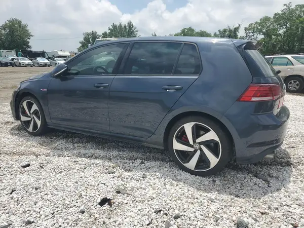 3VW447AU6JM296752 2018 VOLKSWAGEN GTI - Image 2