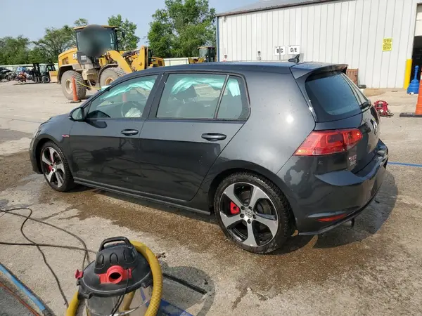 3VW447AU7GM026308 2016 VOLKSWAGEN GTI - Image 2