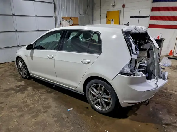 3VW447AU7GM033100 2016 VOLKSWAGEN GTI - Image 2