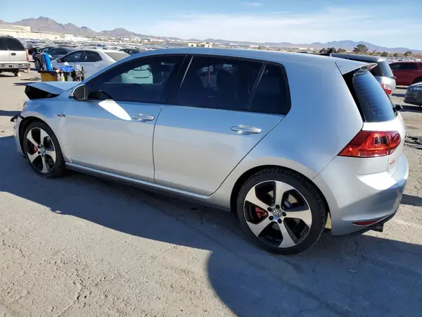 3VW447AU7HM000373 2017 VOLKSWAGEN GTI - Image 2