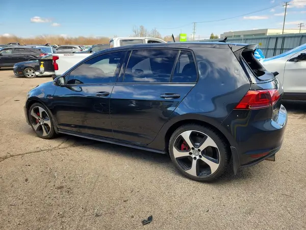 3VW447AU7HM001331 2017 VOLKSWAGEN GTI - Image 2