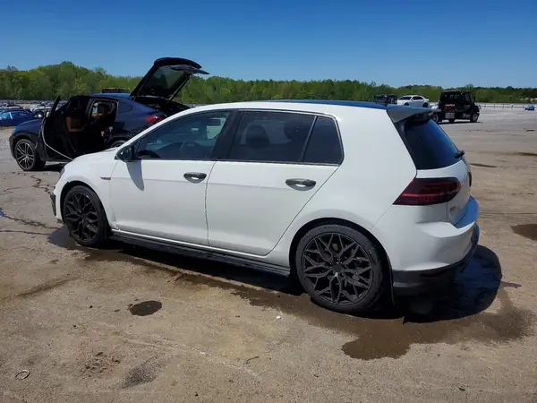 3VW447AU7HM003452 2017 VOLKSWAGEN GTI - Image 2