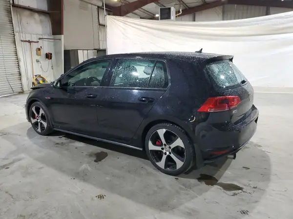 3VW447AU7HM004634 2017 VOLKSWAGEN GTI - Image 2