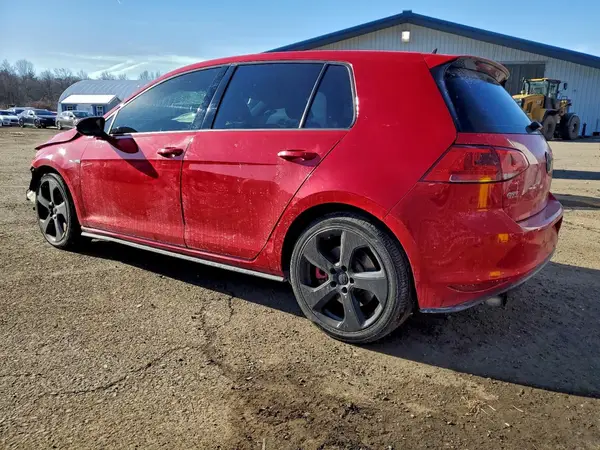 3VW447AU7HM027122 2017 VOLKSWAGEN GTI - Image 2