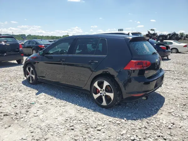 3VW447AU7HM027587 2017 VOLKSWAGEN GTI - Image 2