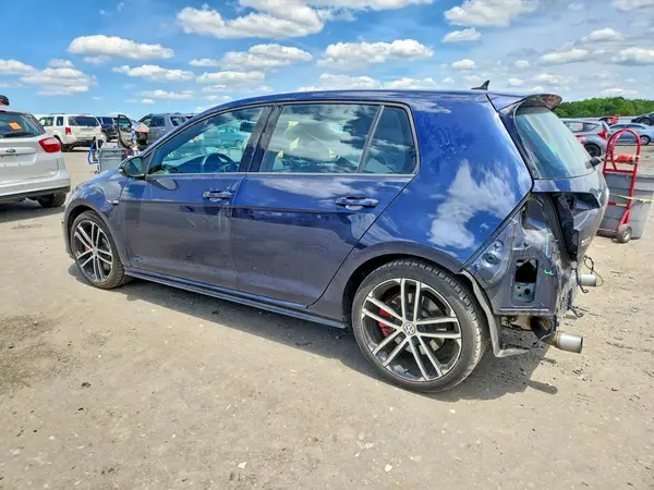 3VW447AU7HM054014 2017 VOLKSWAGEN GTI - Image 2