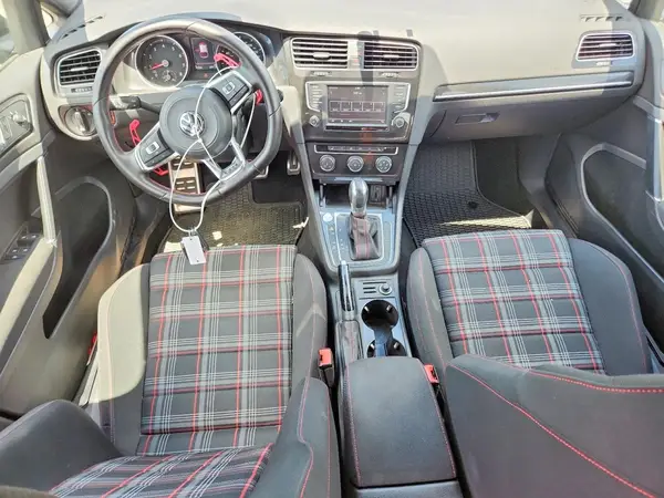 3VW447AU7HM054014 2017 VOLKSWAGEN GTI - Image 8
