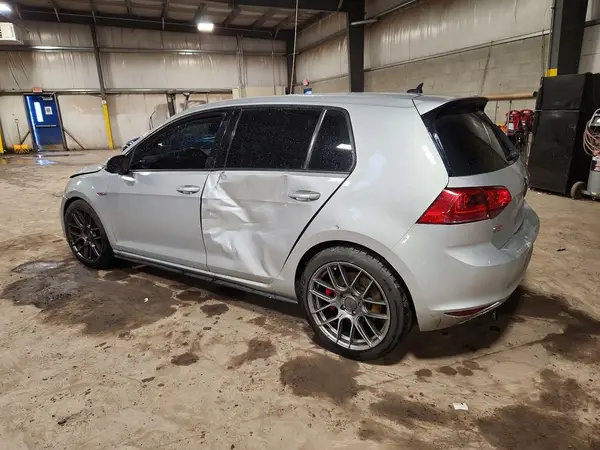 3VW447AU7HM067717 2017 VOLKSWAGEN GTI - Image 2