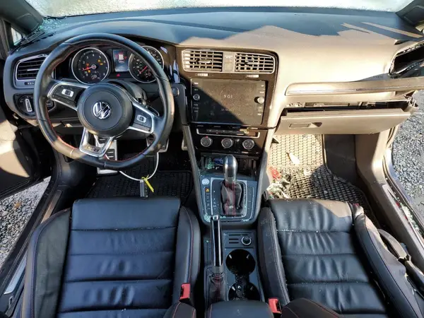 3VW447AU7JM251819 2018 VOLKSWAGEN GTI - Image 8
