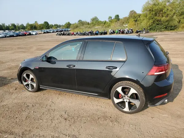 3VW447AU7JM259998 2018 VOLKSWAGEN GTI - Image 2