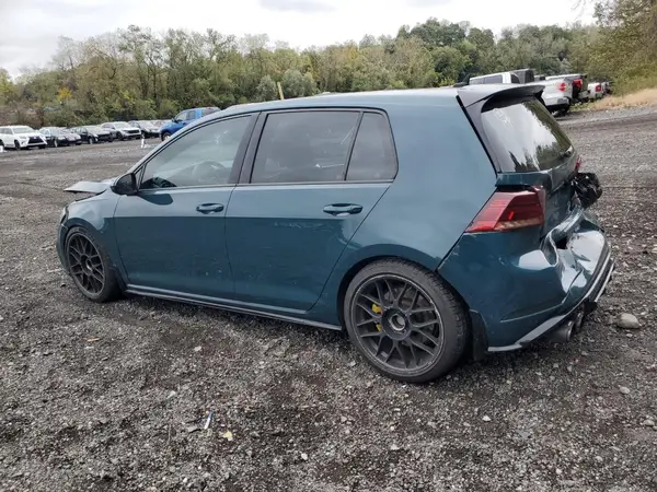 3VW447AU7JM268040 2018 VOLKSWAGEN GTI - Image 2