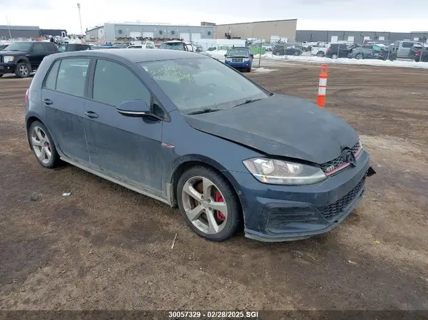 3VW447AU7JM292144 2018 VOLKSWAGEN GTI - Image 1