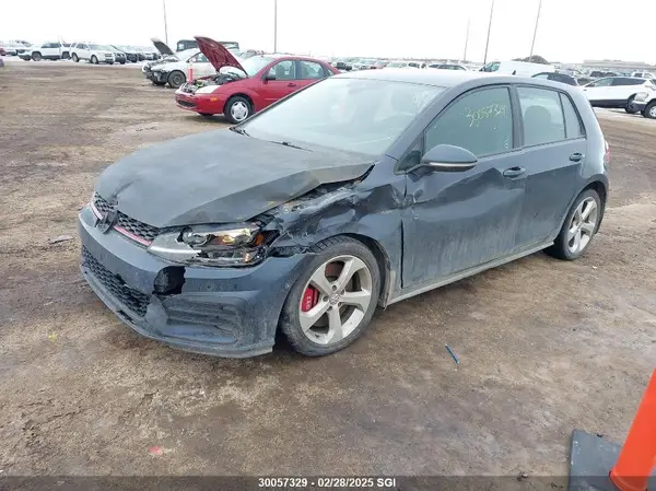 3VW447AU7JM292144 2018 VOLKSWAGEN GTI - Image 2