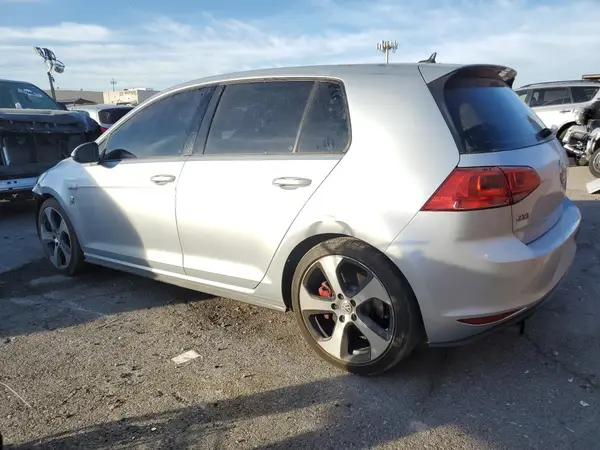 3VW447AU8GM021926 2016 VOLKSWAGEN GTI - Image 2