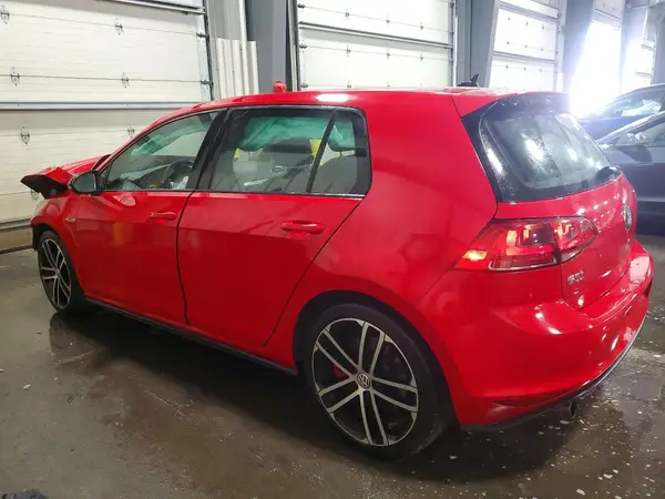 3VW447AU8HM005369 2017 VOLKSWAGEN GTI - Image 2