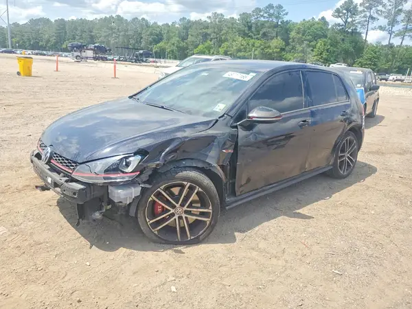 3VW447AU8HM021233 2017 VOLKSWAGEN GTI - Image 1