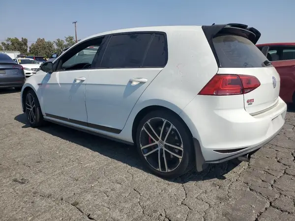 3VW447AU8HM027081 2017 VOLKSWAGEN GTI - Image 2