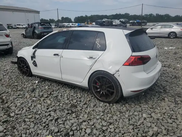 3VW447AU8HM044267 2017 VOLKSWAGEN GTI - Image 2