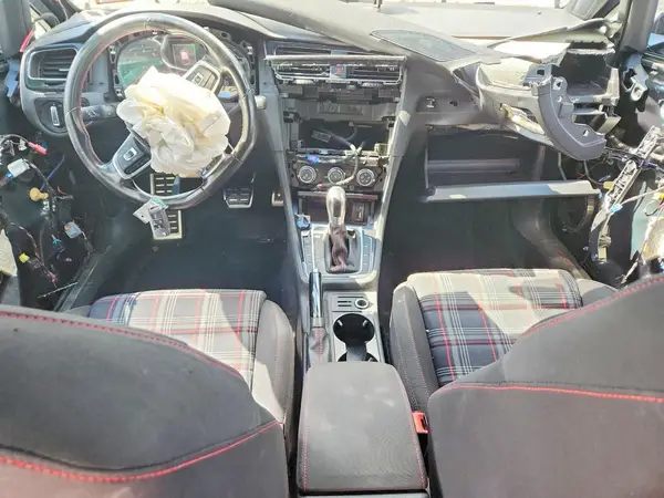 3VW447AU8HM050506 2017 VOLKSWAGEN GTI - Image 8