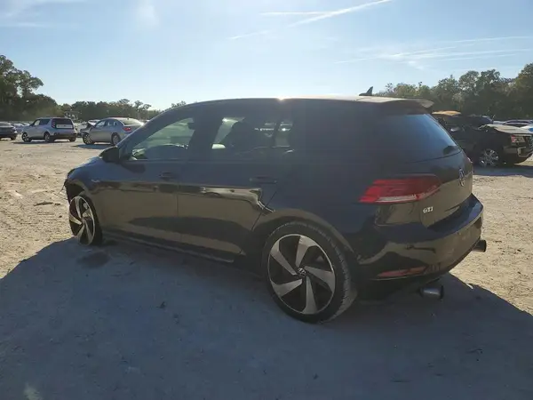 3VW447AU8JM263445 2018 VOLKSWAGEN GTI - Image 2