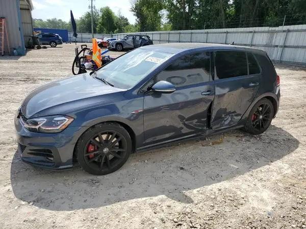 3VW447AU8JM265163 2018 VOLKSWAGEN GTI - Image 1