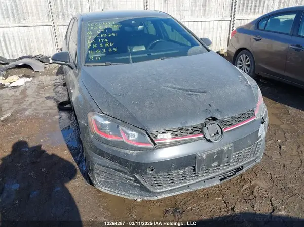 3VW447AU8JM283291 2018 VOLKSWAGEN GTI - Image 1