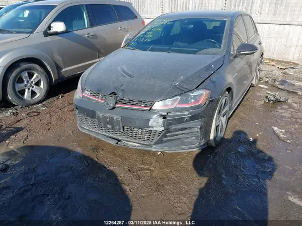 3VW447AU8JM283291 2018 VOLKSWAGEN GTI - Image 2