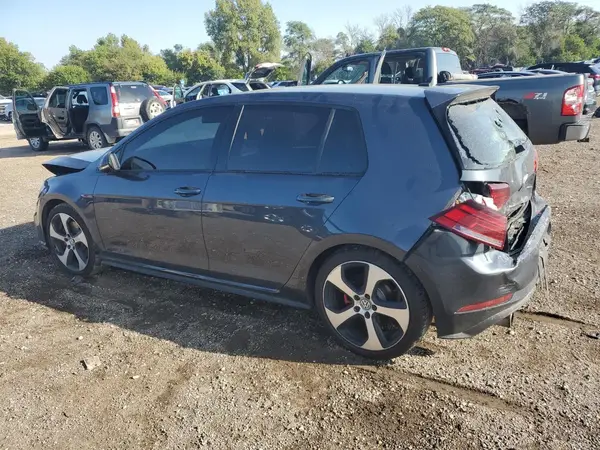 3VW447AU8JM288006 2018 VOLKSWAGEN GTI - Image 2