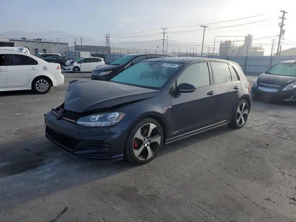 3VW447AU8JM295747 2018 VOLKSWAGEN GTI - Image 1