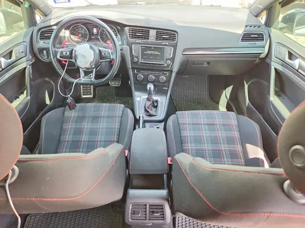 3VW447AU9HM041748 2017 VOLKSWAGEN GTI - Image 8