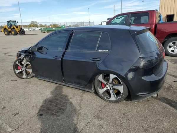 3VW447AU9HM041958 2017 VOLKSWAGEN GTI - Image 2