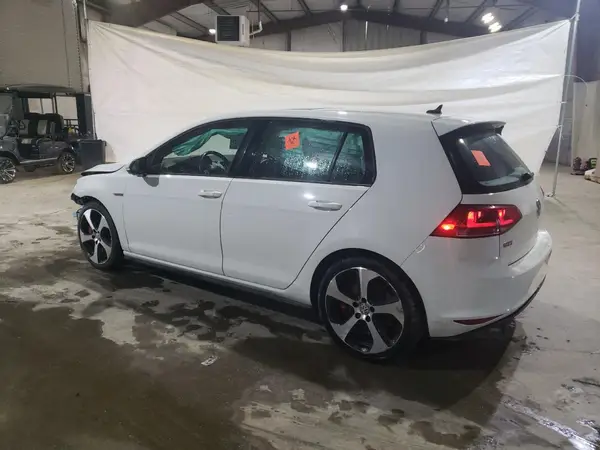 3VW447AU9HM061577 2017 VOLKSWAGEN GTI - Image 2