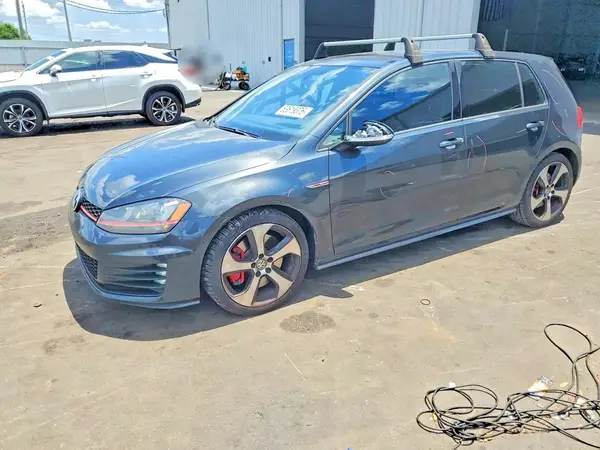 3VW447AU9HM063443 2017 VOLKSWAGEN GTI - Image 1