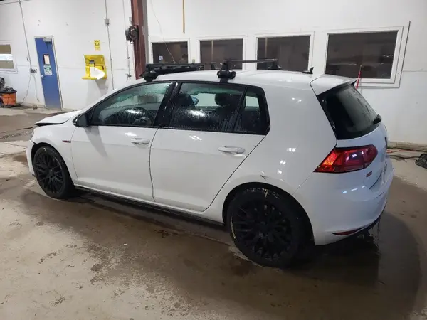 3VW447AU9HM064091 2017 VOLKSWAGEN GTI - Image 2