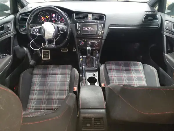 3VW447AU9HM064091 2017 VOLKSWAGEN GTI - Image 8