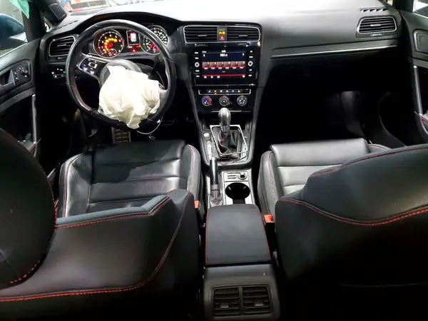 3VW447AU9JM268931 2018 VOLKSWAGEN GTI - Image 8