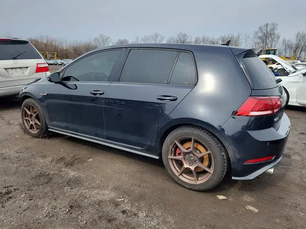 3VW447AU9JM287642 2018 VOLKSWAGEN GTI - Image 2