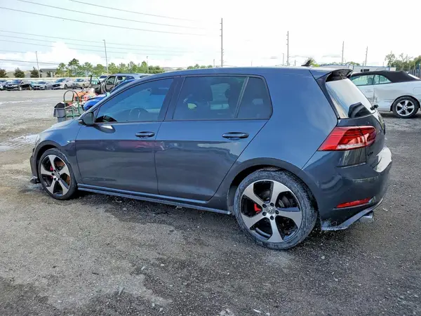 3VW447AU9JM292680 2018 VOLKSWAGEN GTI - Image 2