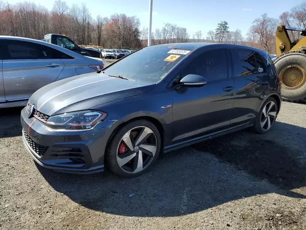 3VW447AU9JM293005 2018 VOLKSWAGEN GTI - Image 1