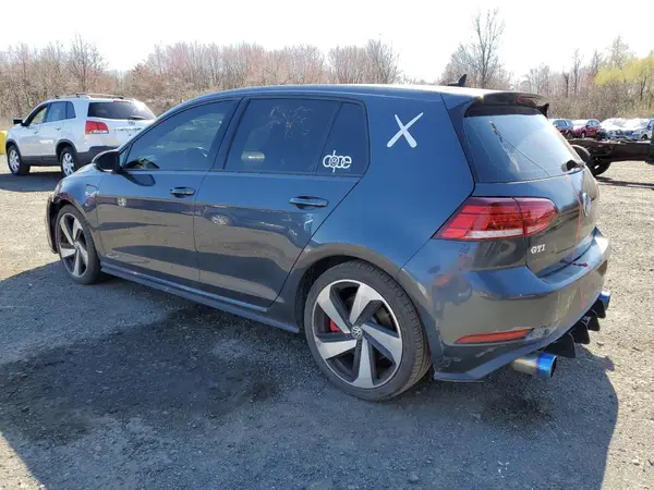 3VW447AU9JM293005 2018 VOLKSWAGEN GTI - Image 2