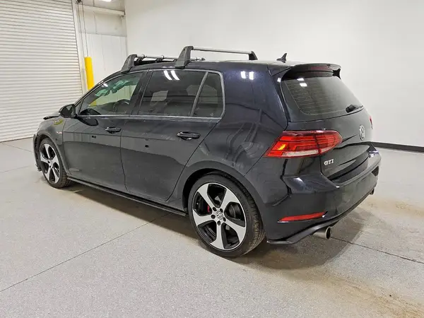 3VW447AU9JM293053 2018 VOLKSWAGEN GTI - Image 2