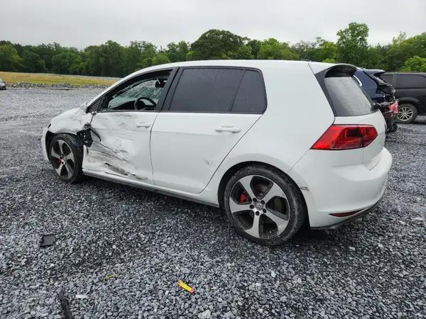 3VW447AUXGM036041 2016 VOLKSWAGEN GTI - Image 2