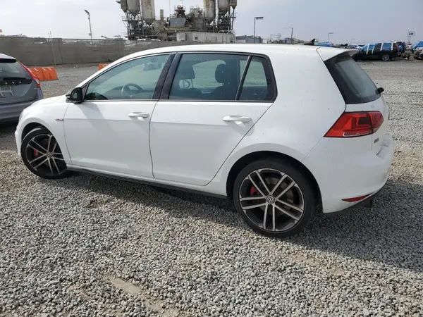 3VW447AUXHM002506 2017 VOLKSWAGEN GTI - Image 2