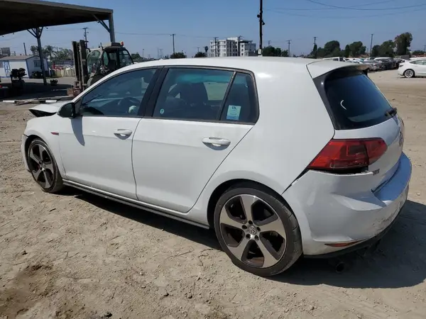 3VW447AUXHM011352 2017 VOLKSWAGEN GTI - Image 2