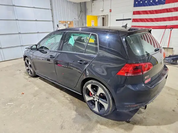 3VW447AUXHM021640 2017 VOLKSWAGEN GTI - Image 2