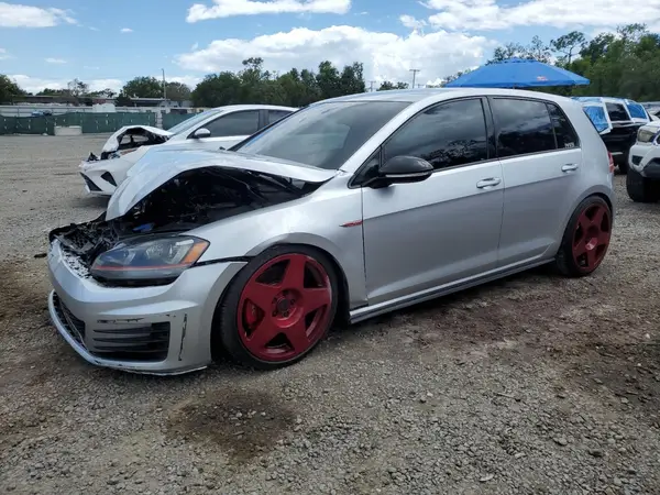 3VW447AUXHM035280 2017 VOLKSWAGEN GTI - Image 1