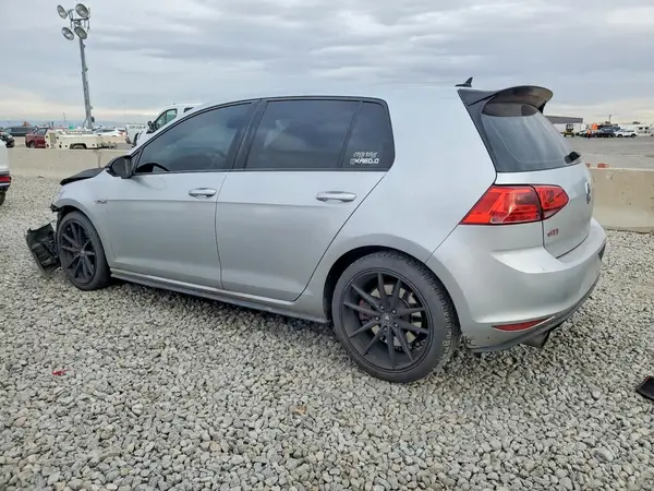 3VW447AUXHM044321 2017 VOLKSWAGEN GTI - Image 2