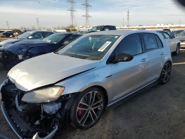 3VW447AUXHM047154 2017 VOLKSWAGEN GTI - Image 1